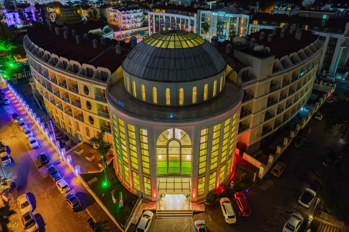 Pineta Park Hotel — Marmaris havuz ve otel görünümü